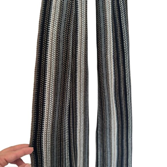 Echo Knitted Scarf Unisex size OS - Picture 3 of 5